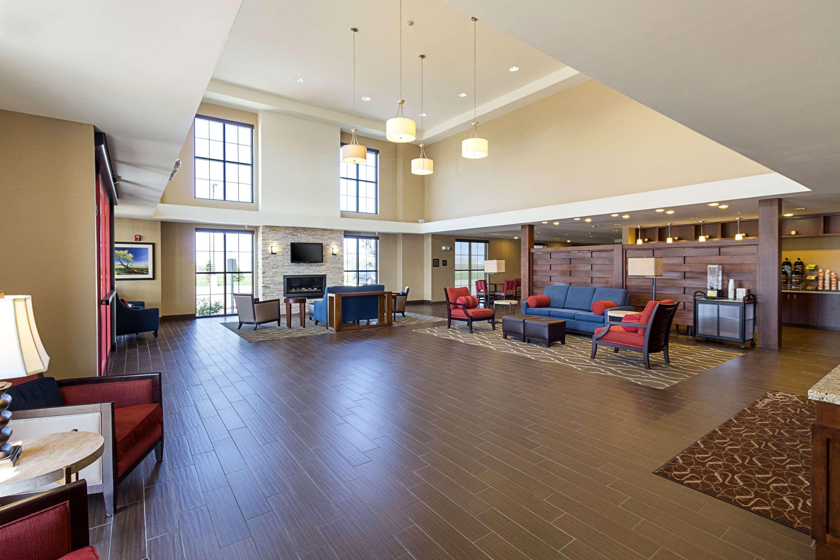 Comfort Suites & Conference Center Worthington Exterior foto