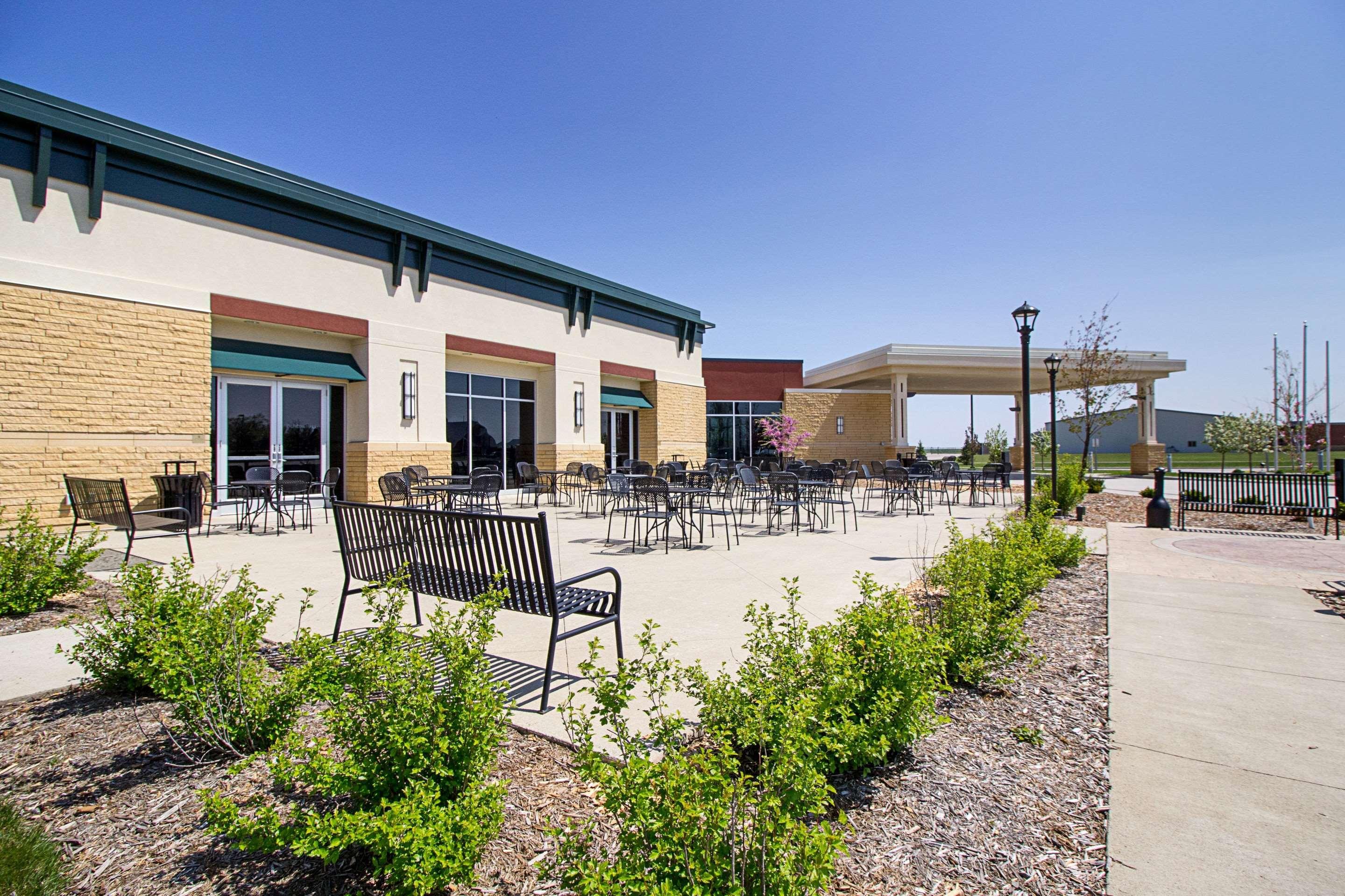 Comfort Suites & Conference Center Worthington Exterior foto