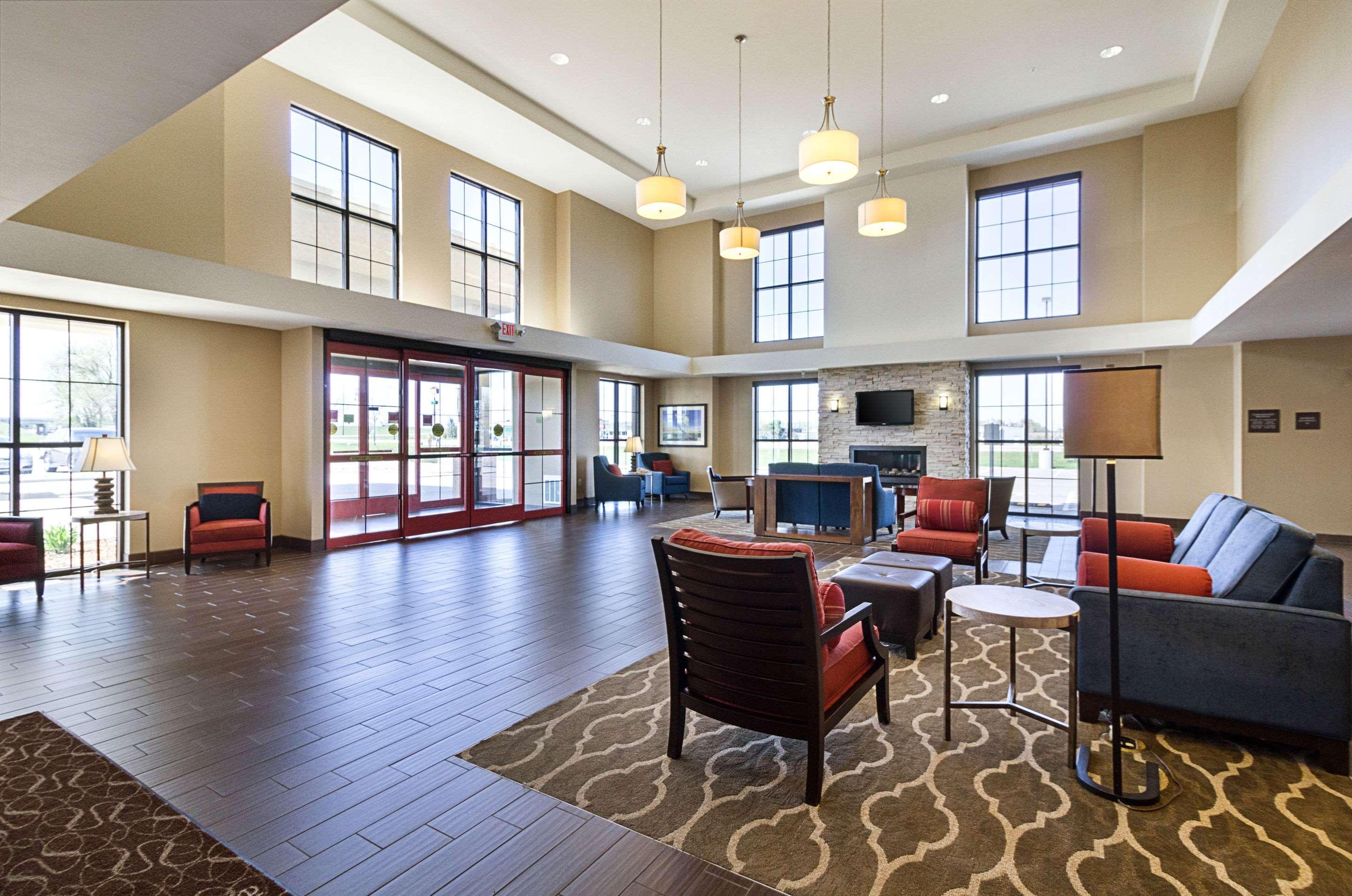 Comfort Suites & Conference Center Worthington Exterior foto